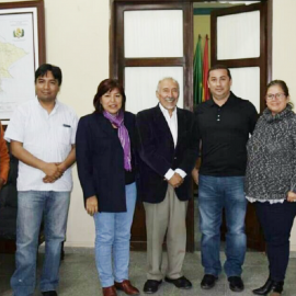 Inception Meeting of the Project "Leadership of Women and Strengthening of Departmental Public Management: Planning Secretary Officer of Beni Regional Government, Wilder Molina (3rd L) , International IDEA Consultant, Yerko Rodríguez (2 nd L), Regional Government of Beni - Environment Secretary Officer, Ingrid Zabala (L), Senior Advisor of International IDEA, Alfonso Ferrufino (C), Governor of Beni Regional Government, Alex Ferrier (R), Programme officer of international IDEA, Carolina Floru (2nd R) and