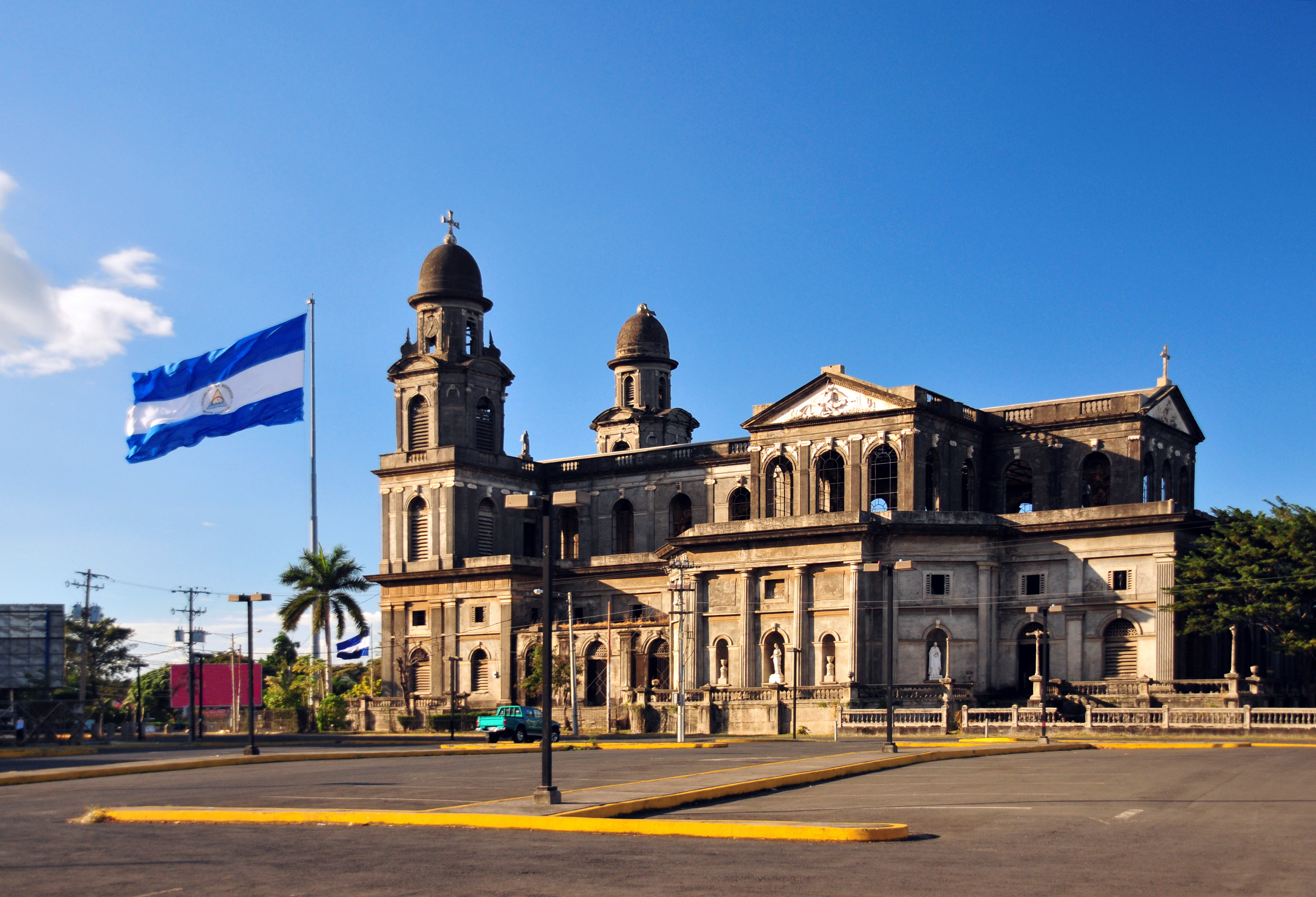 Managua, Nicaragua: Old Cathedral and Nicaraguan flag Featured image