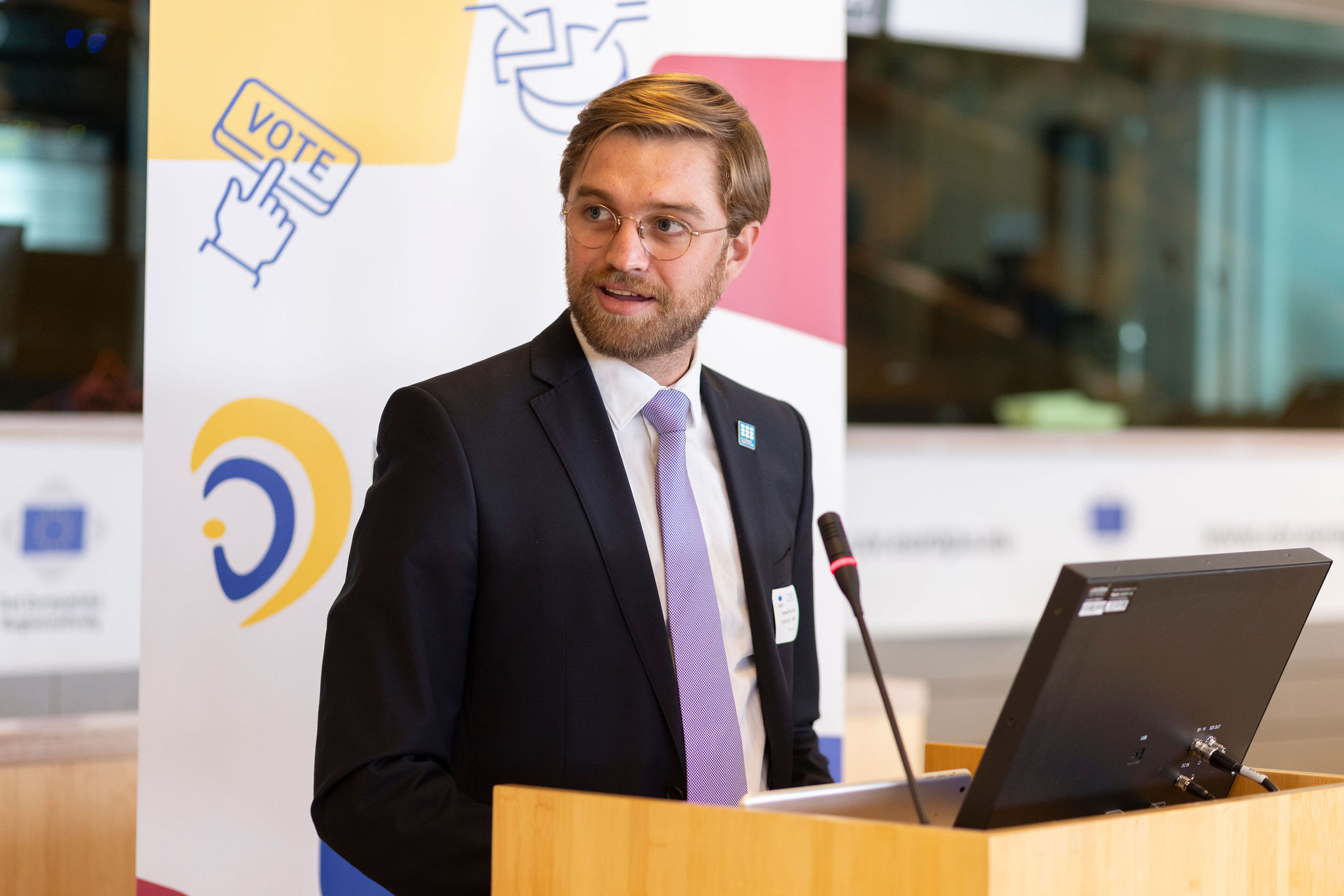 “Youth participation is not just the right to have rights, but also the right to participate and have access to those rights. Help young people to help you out.”, Ismael Paez Civico, Board member of the European Youth Forum.