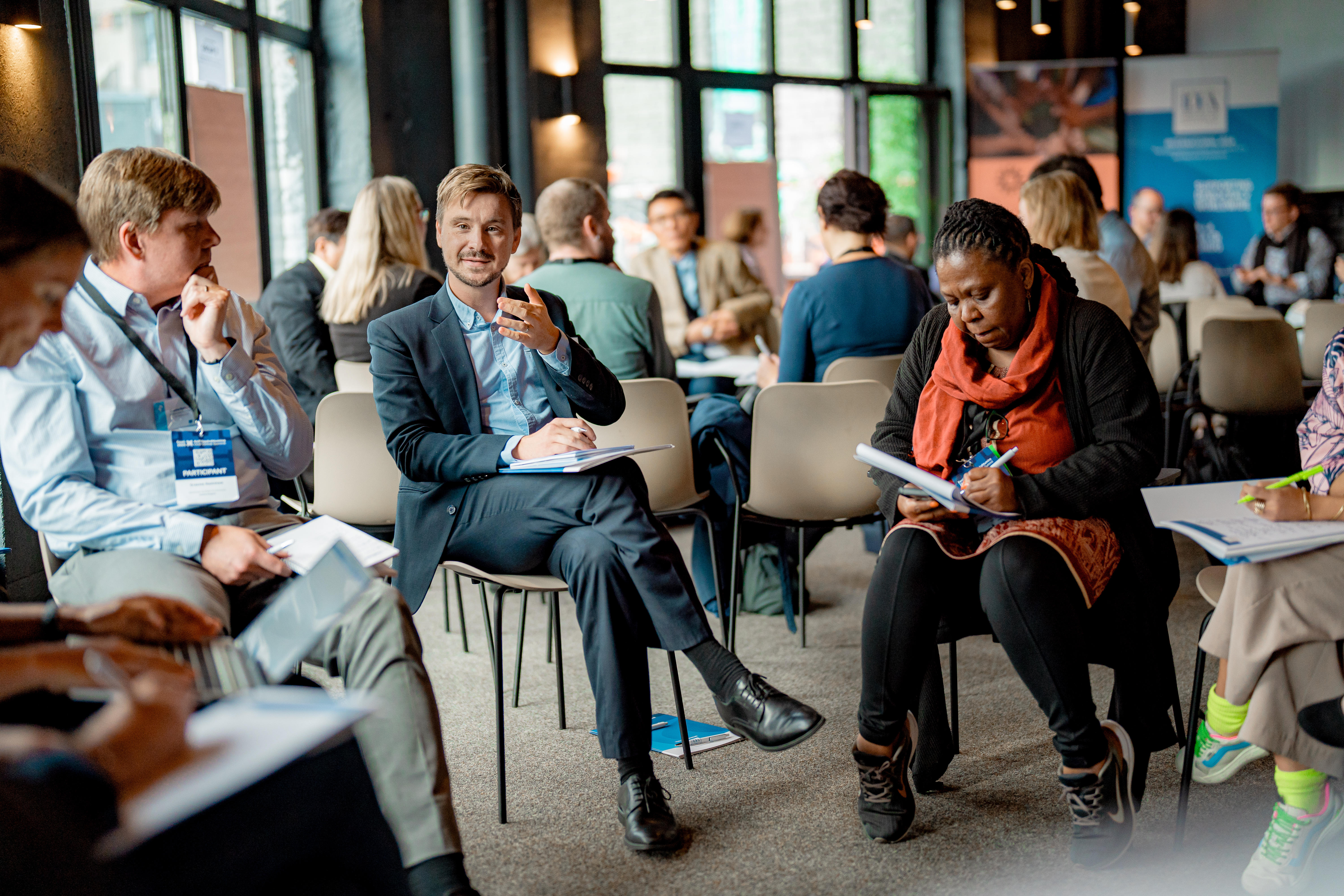 Participants at International IDEA’s side-event at the 2023 Open Government Partnership Global Summit brainstorm how to build inclusive coalitions toward the third Summit for Democracy. Credits: Enriko Pedaksalu for International IDEA.