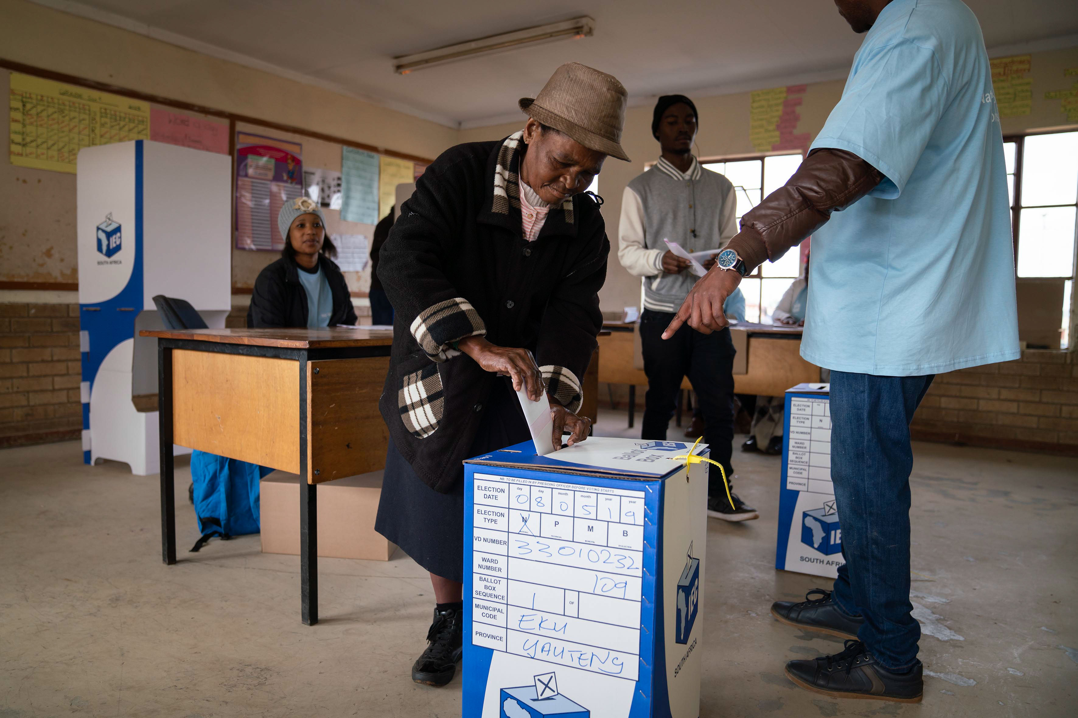 Día de las elecciones en Ekhuruleni, Sudáfrica. Foto: Madelene Cronjé / New Frame en Peoplesdispatch.org (CC)