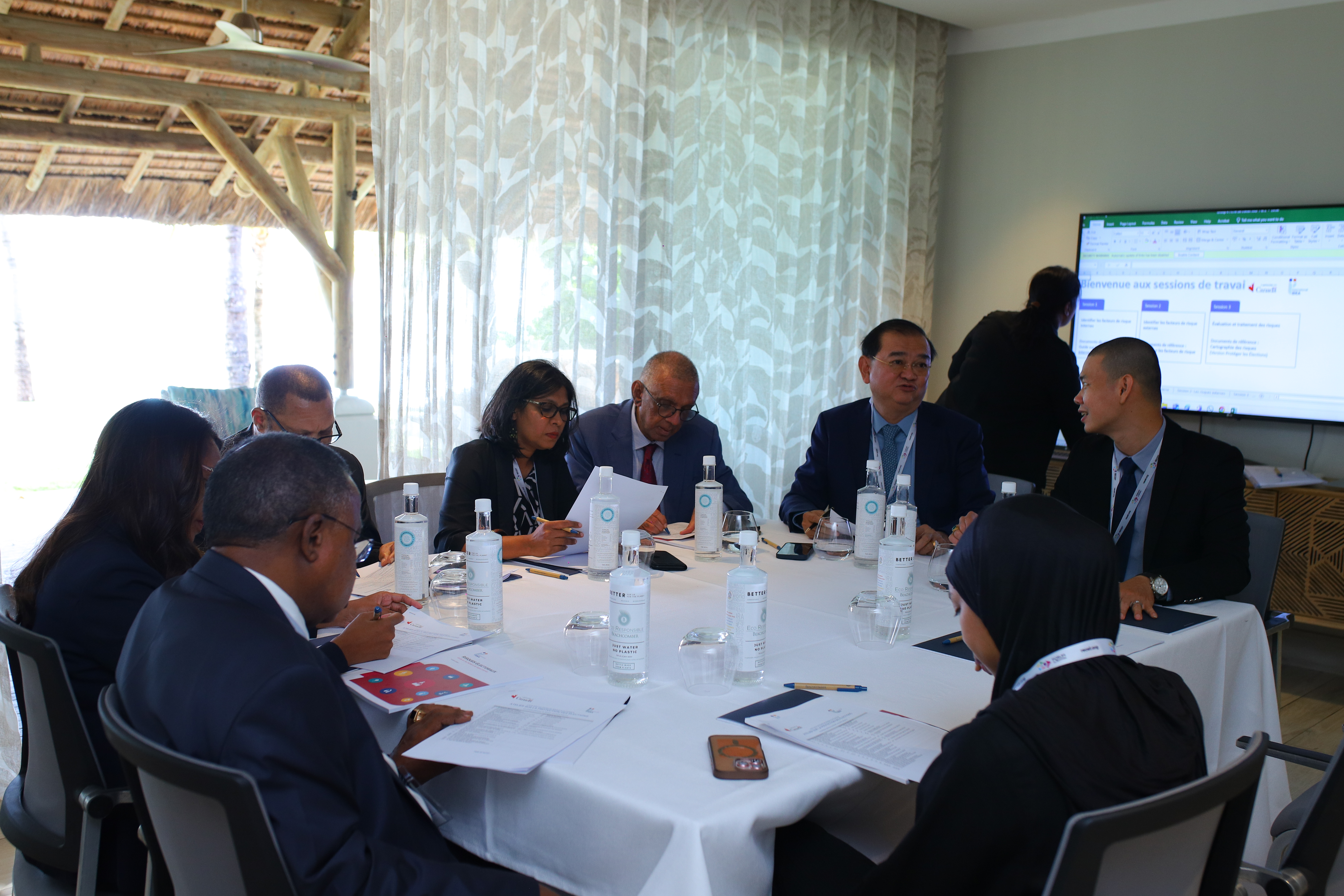 Group working session led by Mrs Yumi Naraidoo-Gooniah from OEC Mauritius. Photo by Lume / International IDEA.