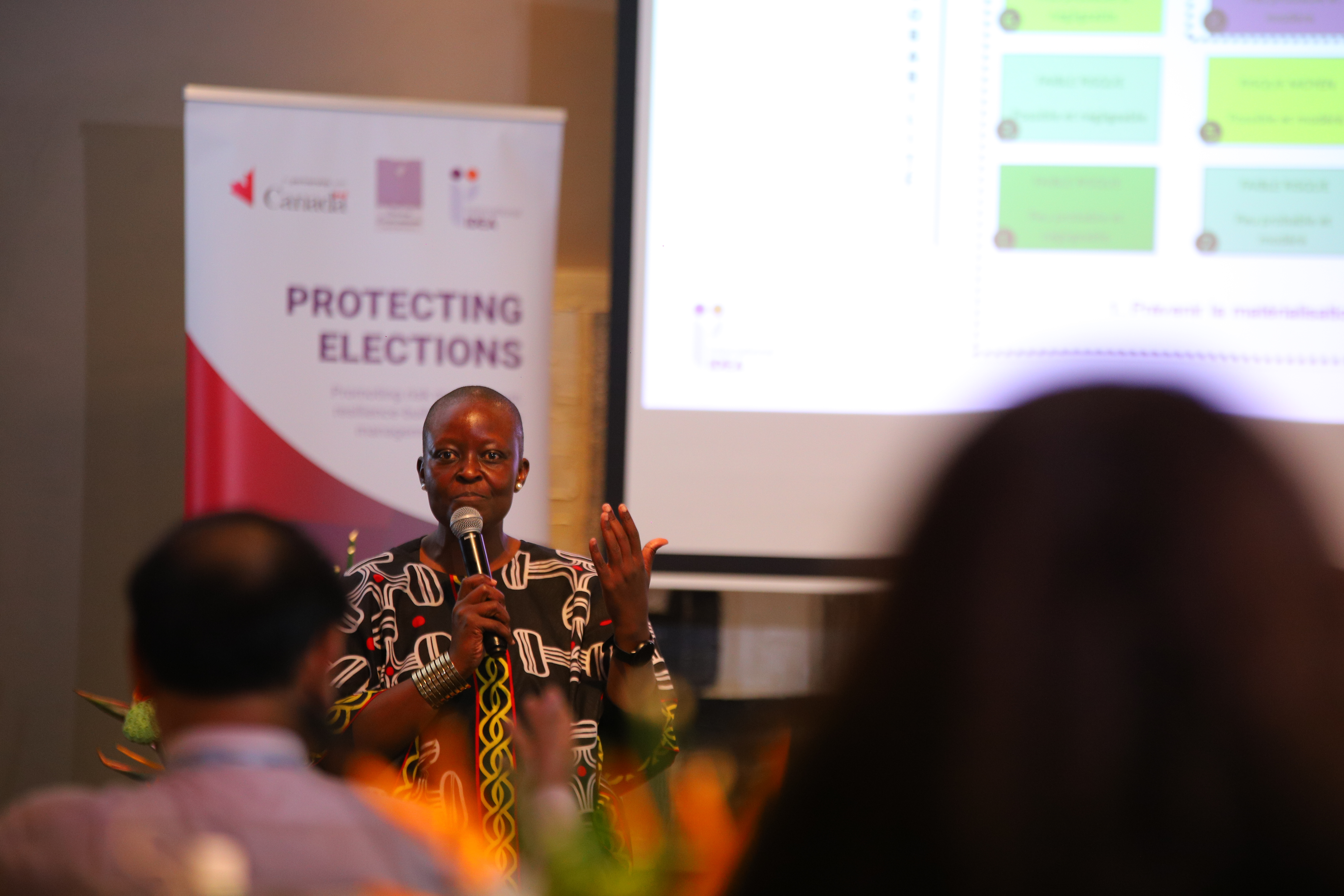 Rachelle Ouku (external gender expert), lead facilitator, introducing the group working sessions. Photo by Lume / International IDEA. 