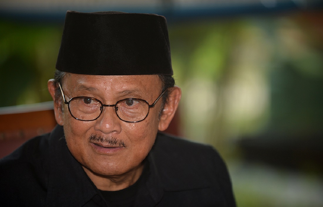 B. J. Habibie, presidente de Indonesia de 1998 a 1999