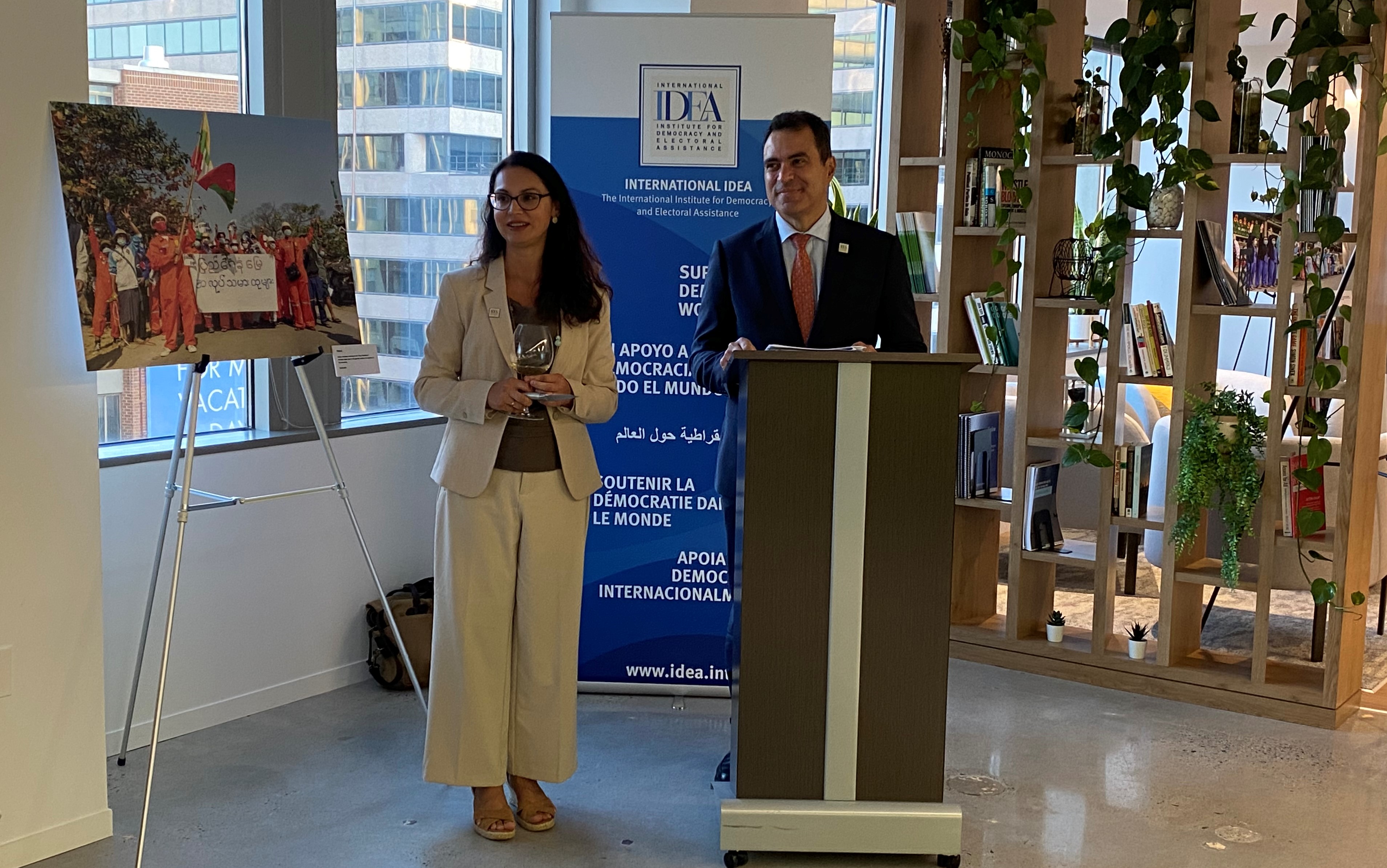 Dr Annika Silva-Leander, Head of North America at International IDEA and Dr Kevin Casas-Zamora, Secretary-General of International IDEA.