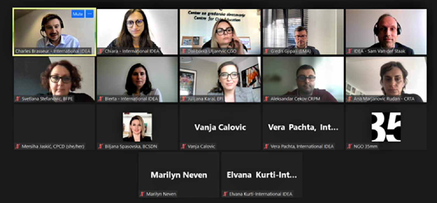 photo of staff in online virtual meeting