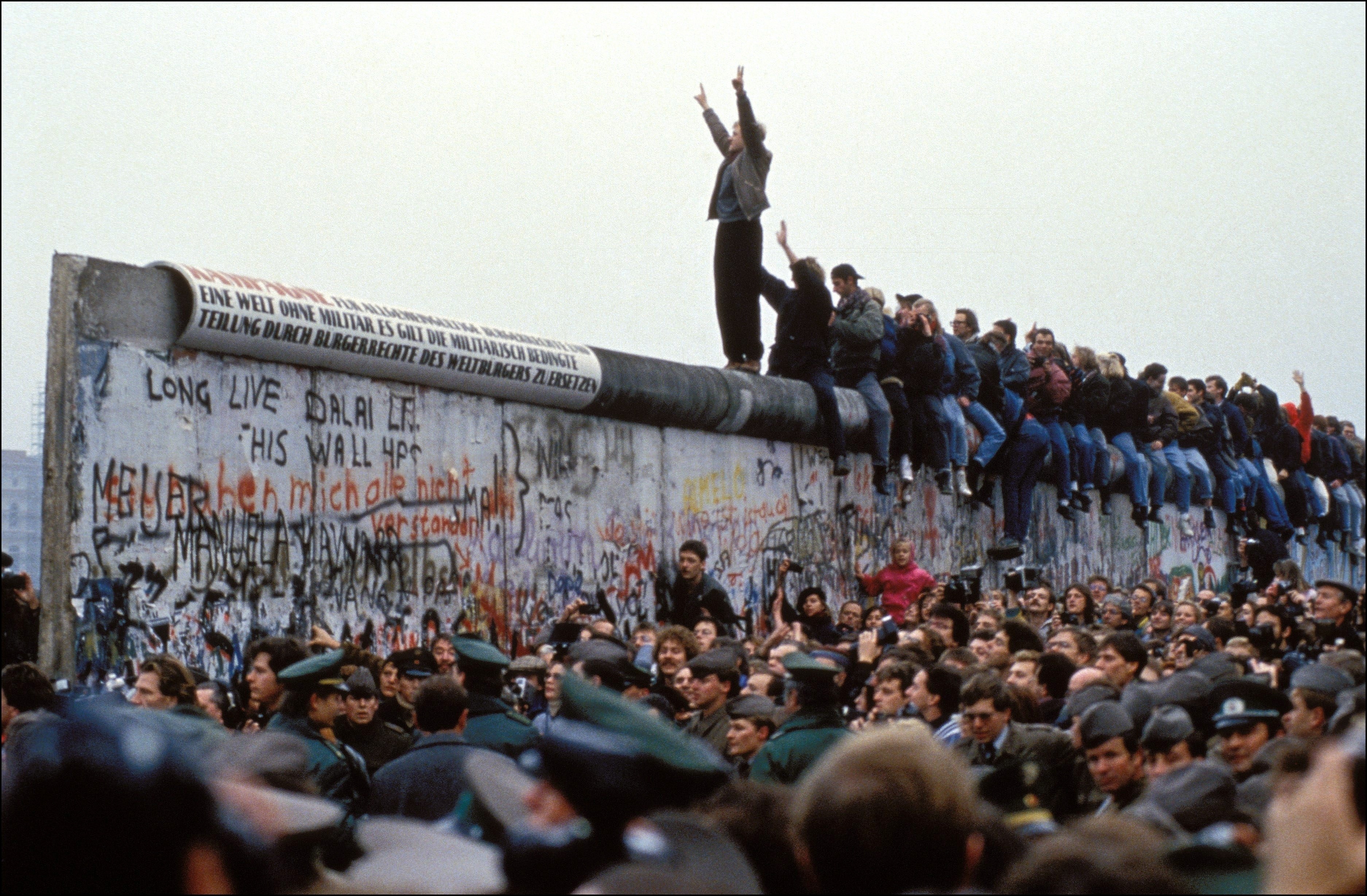 Стен ненавижу. 9 Ноября 1989 Берлинская стена. Берлинская стена 1989. Крушение Берлинской стены 1989. Берлинская стена (Berlin Wall).