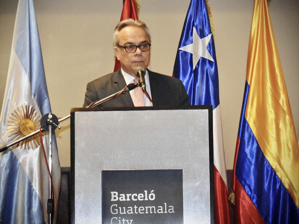 Director para Latinoamérica y el Caribe de IDEA Internacional, Dr. Daniel Zovatto.