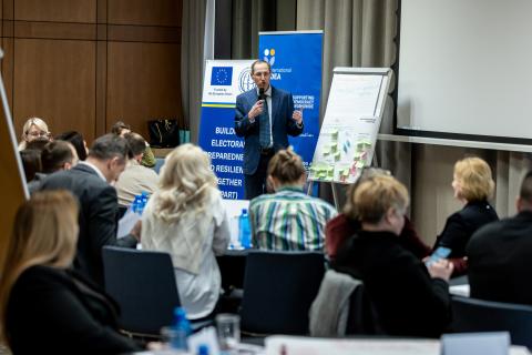 participants-group-discussion-strategic-session