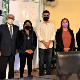 En la foto, Sergio Bitar (miembro del Directorio de IDEA Internacional), Elisa Loncon (Presidenta de la Convención Constitutional), Jaime Bassa (Vicepresidente de la Convención Constitucional), María Jaraquemada (Oficial de Programa de IDEA Internacional) y Renata Retamal (Consultora y asistente de IDEA International).
