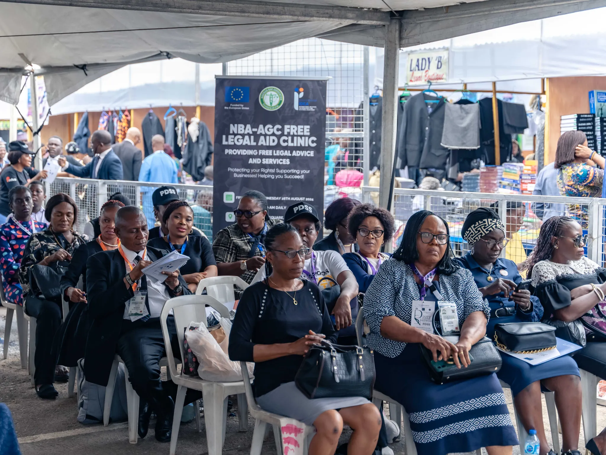 Local residents in the state of Lagos, Nigeria, await free legal aid during the Nigerian Bar Association’s Annual General Conference held from 23 to 28 August 2024. Credit: International IDEA