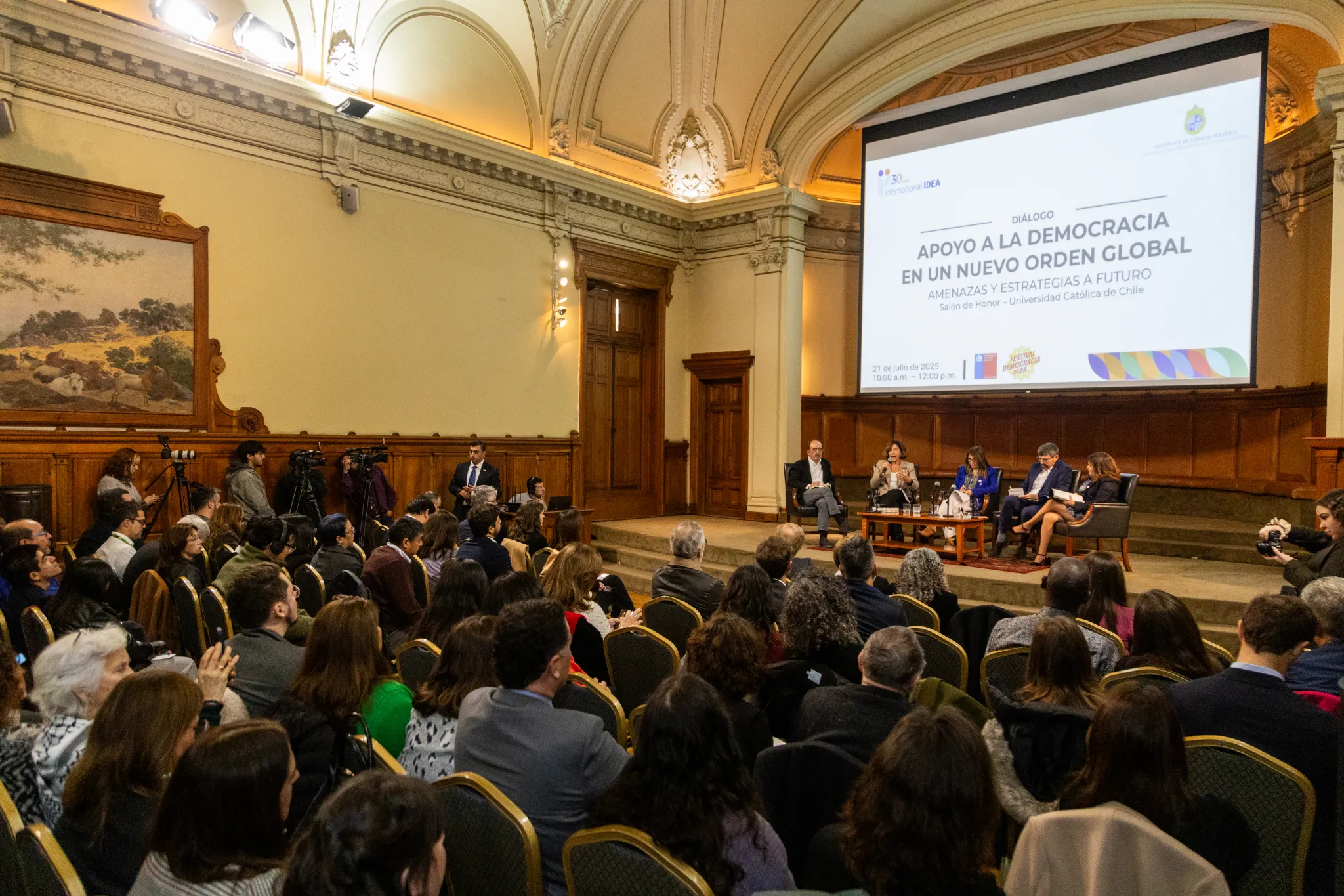 Diálogo de alto nivel “Apoyo a la democracia en un nuevo orden global: amenazas y estrategias a futuro”.