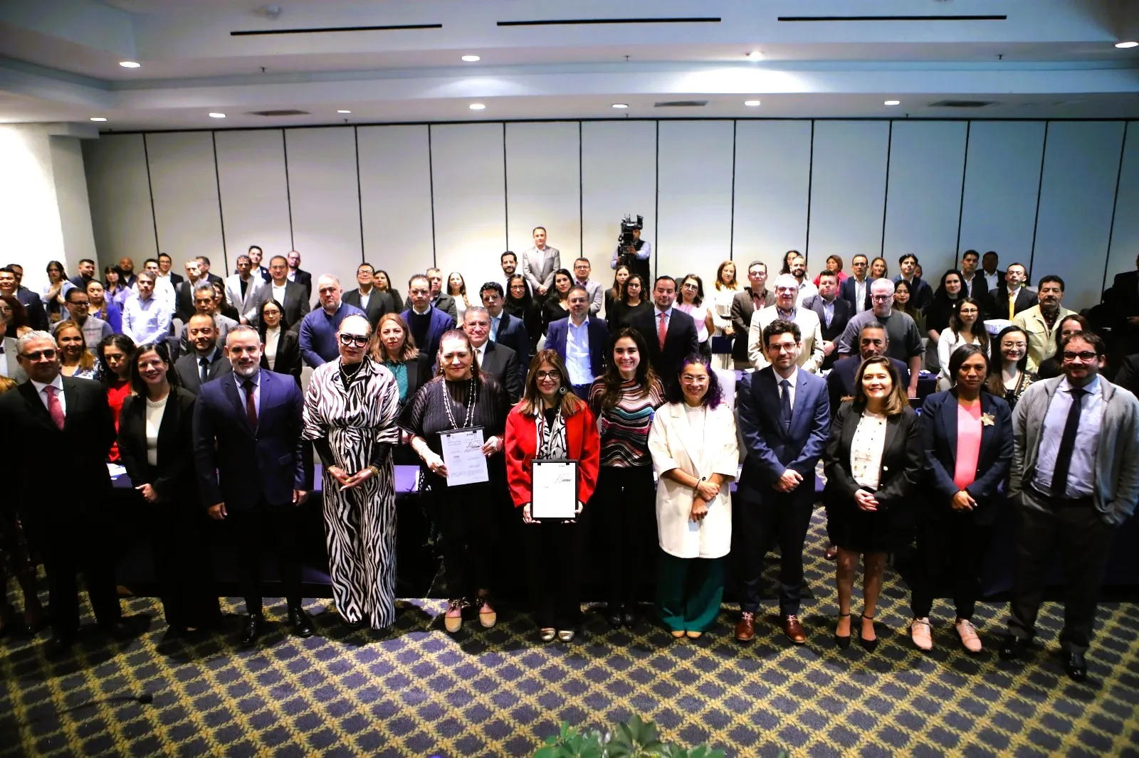 Funcionarios del Instituto Nacional Electoral de México participan en taller de inteligencia artificial y gestión electoral organizado por IDEA Internacional