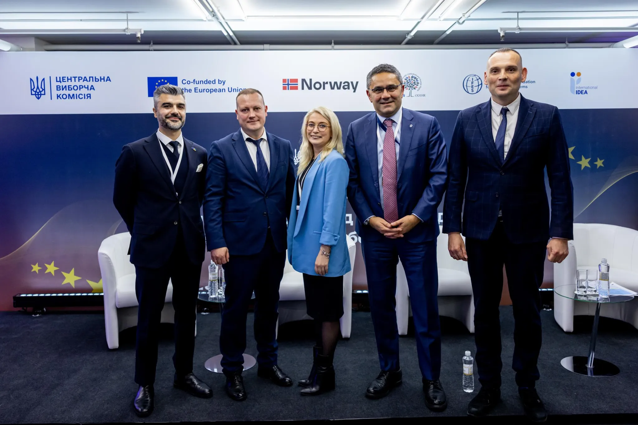 group-photo-international-idea-ifes-cec-osce-odihr