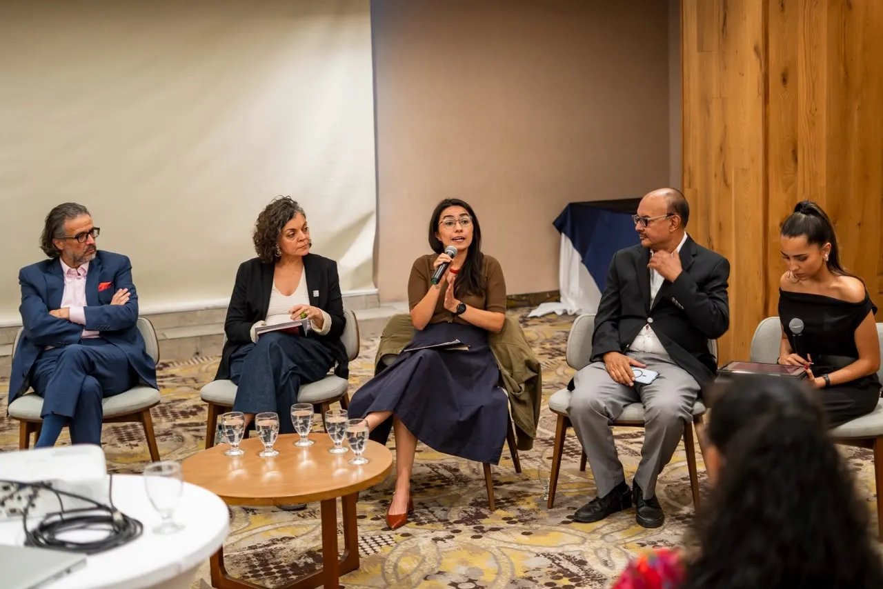 Eduardo Núñez, executive director of the National Democratic Institute (NDI); Blanca Blanco, program manager at IDEA International; Liza Noriega, executive director of the 25A Institute; Manfredo Marroquín, executive director of Citizen Action; and Daniela Núñez, project coordinator at Acción Ciudadana.