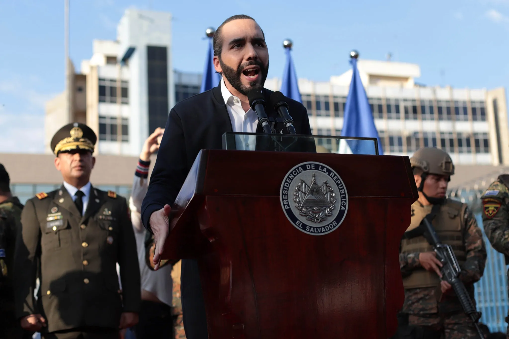 Luego de la aprobación de una legislación en la asamblea salvadoreña, el gobierno de Nayib Bukele podrá restringir derechos constitucionales a los ciudadanos. Crédito: Salvador Melendez/Associated Press