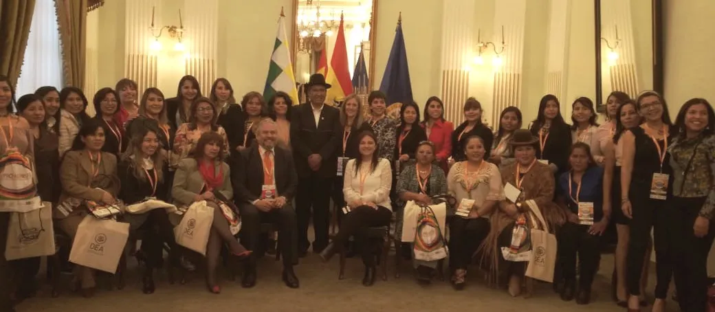 Idea Internacional presenta Campaña #Protagonistas en un curso para mujeres candidatas