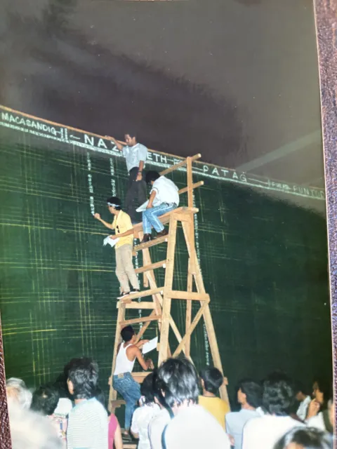 NAMFRELs big board for cumulating votes as part of its Operation Quick Count (1986), Philippines. 