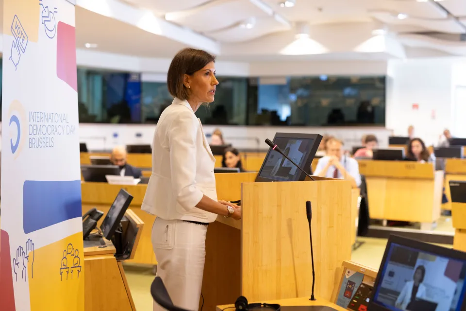 H.E. Elena Gómez Castro, Spanish Ambassador to the EU Political and Security Committee, outlines the priorities of the Spanish Council Presidency: strengthening the EU’s strategic autonomy, securing the European way of life through the green transition, preserving the social model, and safeguarding European unity. 