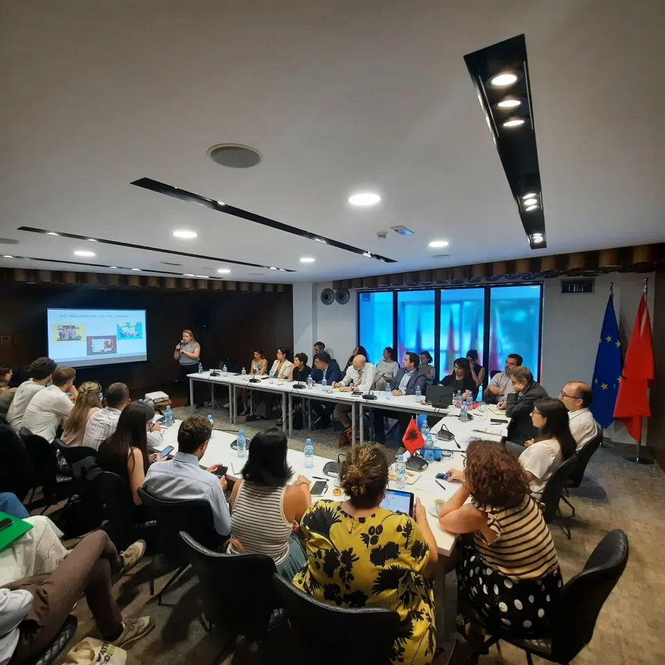 Balkan Investigative Reporting Network (BIRN) Albania presenting the monitoring report on the Code of Conduct on digital campaigns. Image Credit: Jonida Shehu. 