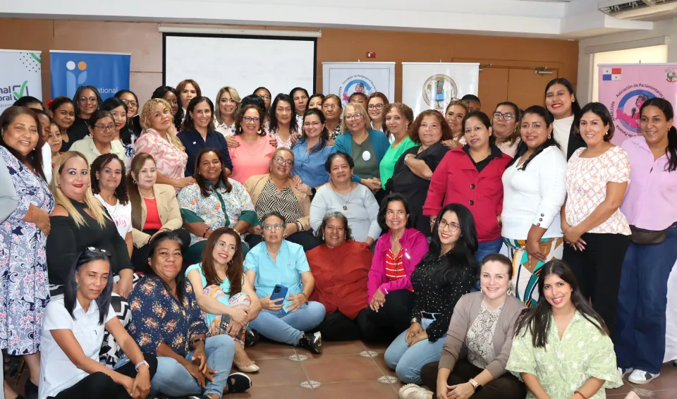 Violencia  política digital contra las mujeres empoderamiento y propuestas 