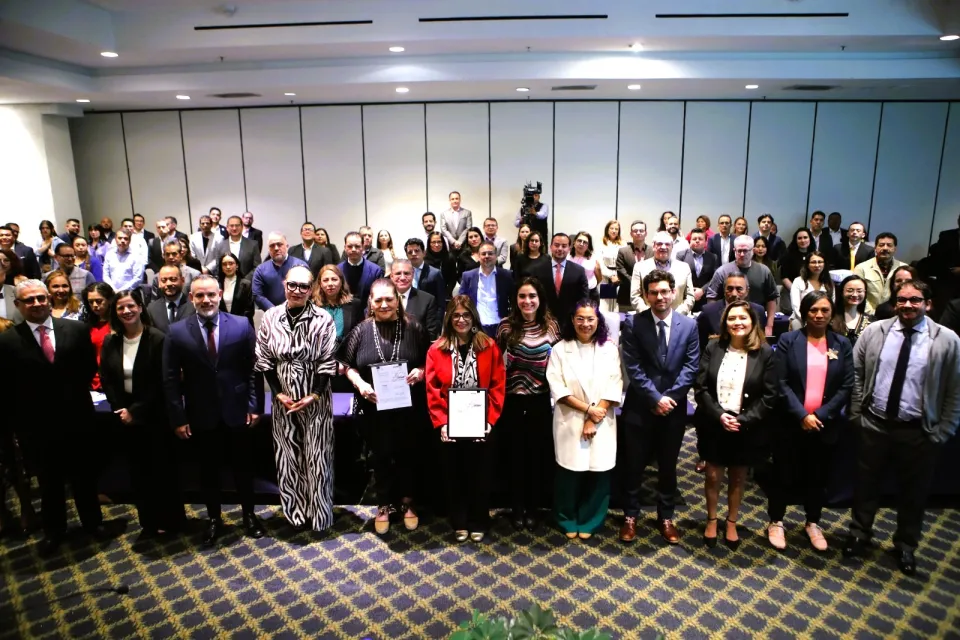 Funcionarios del Instituto Nacional Electoral de México participan en taller de inteligencia artificial y gestión electoral organizado por IDEA Internacional