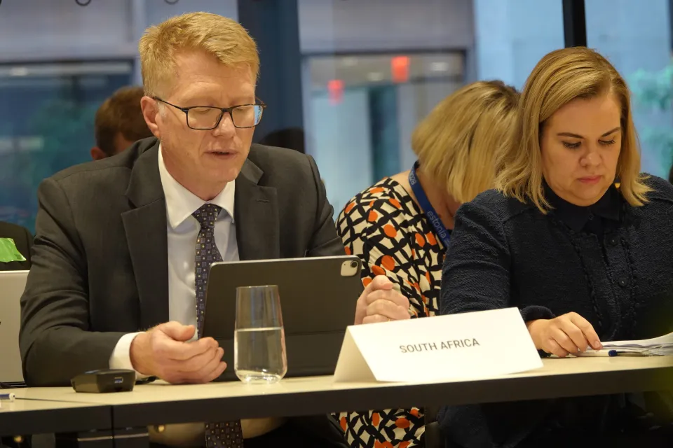 Marthinus Christoffel Johannes Van Schalkwyk, Minister Plenipotentiary and Deputy Permanent Representative of South Africa (left) and Minna-Liina Lind, Vice Minister of Foreign Affairs of Estonia.