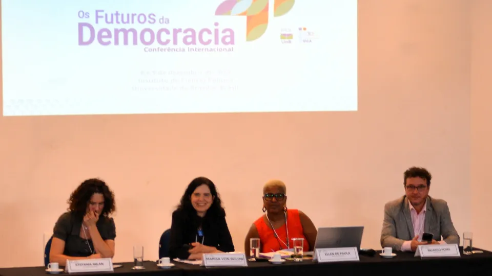 Stefania Milan, Marisa von Bülow, Ellen de Paula y Ricardo Poppi