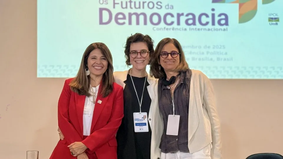 Marcela Ríos Tobar, directora regional para América Latina y el Caribe de IDEA Internacional; Flávia Biroli de la Universidad de Brasilia; y Vicky Murillo, de la Universidad de Columbia.