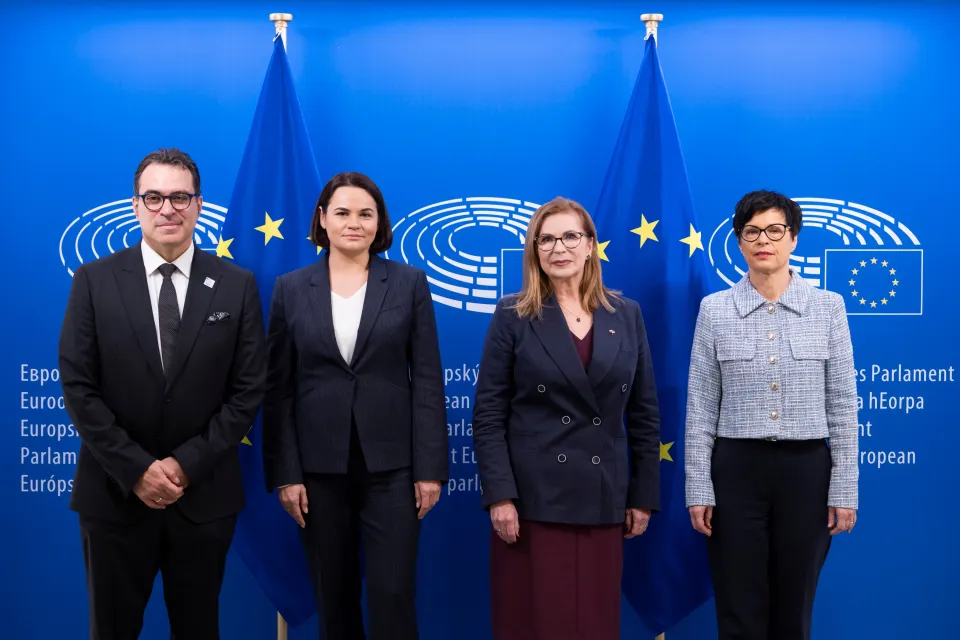 Opening session speakers of the High-level conference on Belarus held on 8 December 2025. From left: International IDEA Secretary-General, Kevin Casas-Zamora, Leader of the Belarusian Democratic Forces, Sviatlana Tsikhanouskaya; Chair of the Delegation for Relations with Belarus, Member of the European Parliament, Małgorzata Gosiewska; and European Commissioner for Enlargement, Marta Kos. Credit: European Union 2025, Source: EP, Philippe BUISSIN