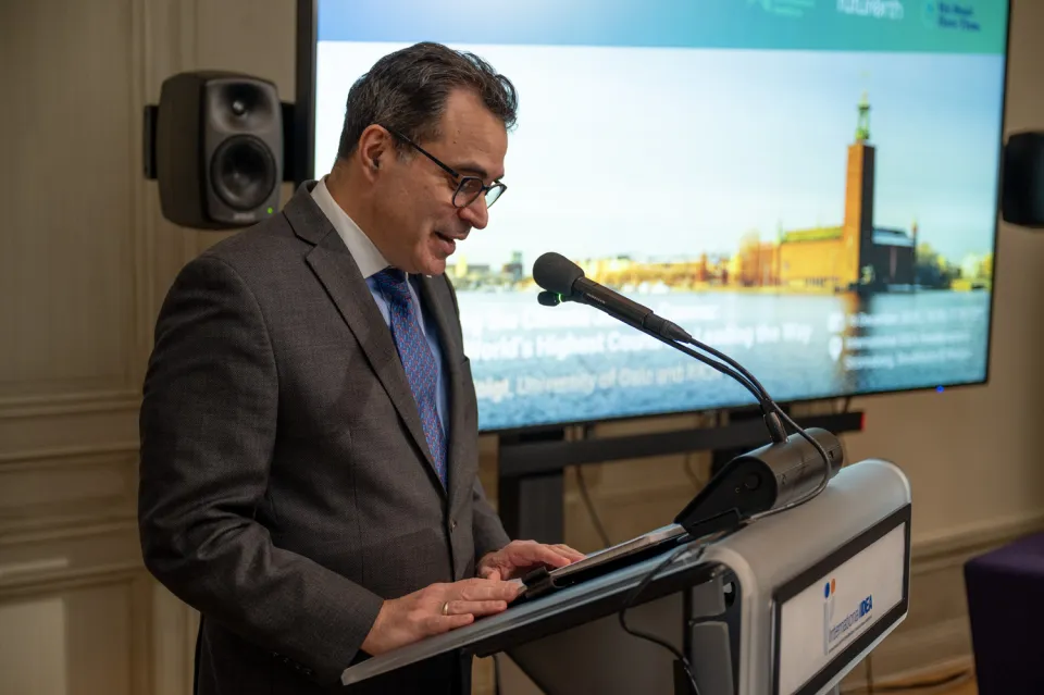 Kevin speaking at Stockholm Series #8