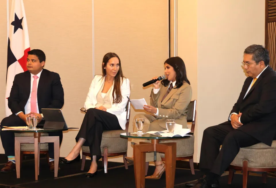 The seminar “Transparency and Accessibility in Parliaments: Experiences and Best Practices in Latin America” 