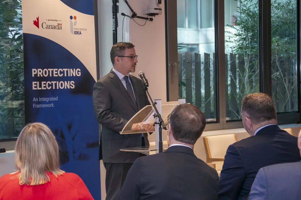 Welcoming remarks by Mr Ché van Haastrecht 