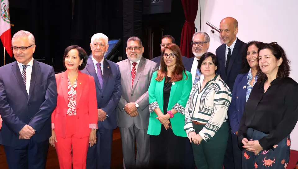 Conference on “Democracy and the Constitution in Latin America,” during which participants discussed the challenges confronting democratic systems, the role of constitutions in their preservation, constitutional reform processes, and the current state of constitutional justice throughout Latin America.