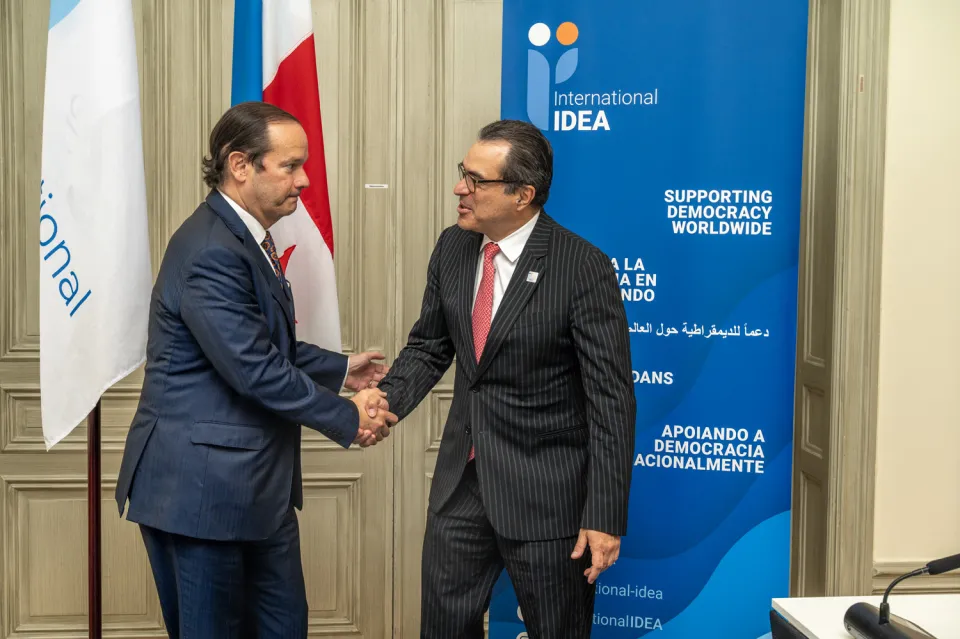 H.E. Javier Martínez-Acha, Minister of Foreign Affairs of the Republic of Panama and Secretary-General Kevin Casas-Zamora, International IDEA.