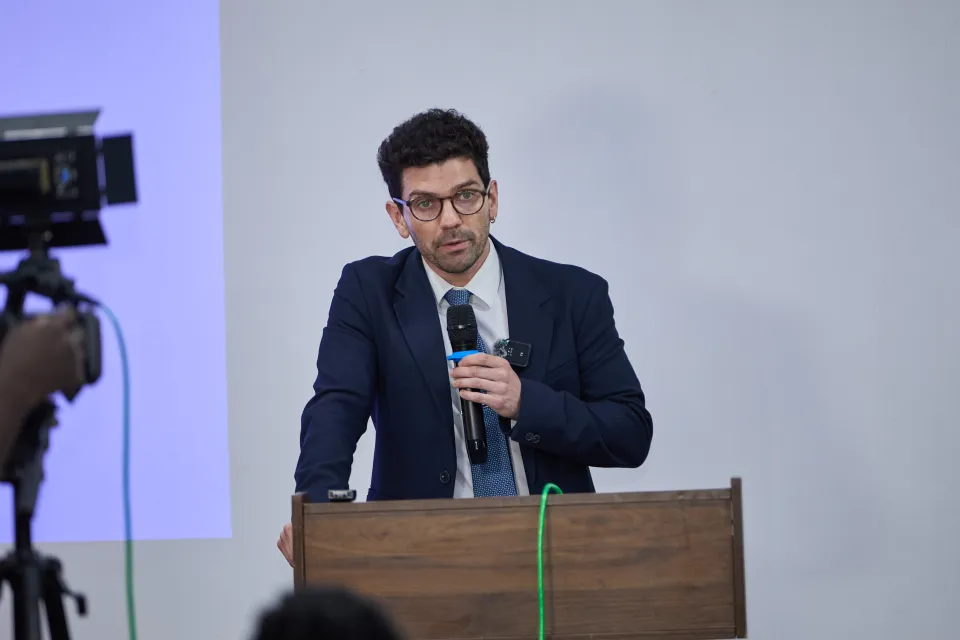 Sebastian Becker-Castellaro, Associate Programme Officer at International IDEA delivering opening remarks