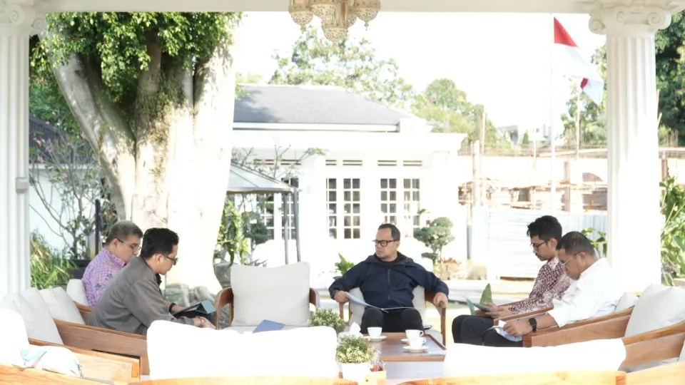 Discussion about electoral systems with the Vice Minister of Home Affairs.