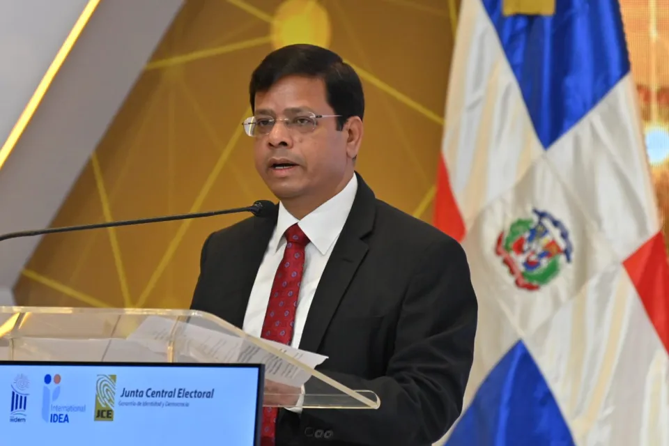 Rakesh Kumar Verma, director general del Instituto Internacional de la India para la Democracia y la Gestión Electoral (IIIDEM).