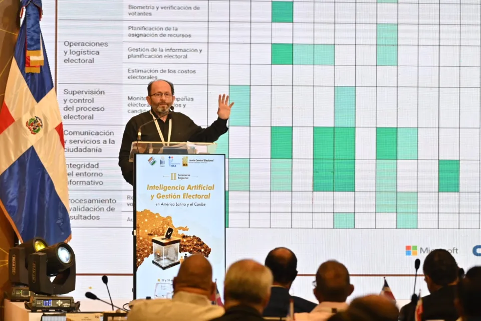 Gustavo Gómez, director de Observacom (Uruguay), autor del informe: Inteligencia artificial y gestión electoral: Un mapa de América Latina y el Caribe.