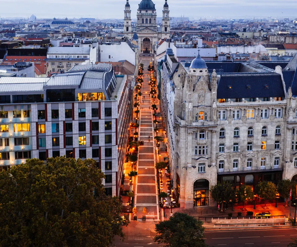 Andrássy Avenue in Budapest at dusk. Credit: www.pexels.com/@kelly/