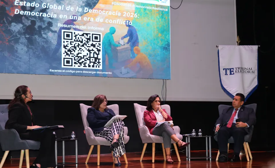 Panel discussion featuring Olga de Obaldía, Executive Director of the Foundation for Civic Freedom; Carlos Díaz, Deputy Director of INED; and Alicia del Águila, Program Manager at International IDEA, moderated by Aluna Serrano, Program Officer at International IDEA's Regional Office.