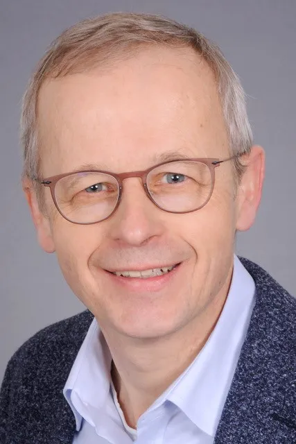 Dr Kevin Casas-Zamora