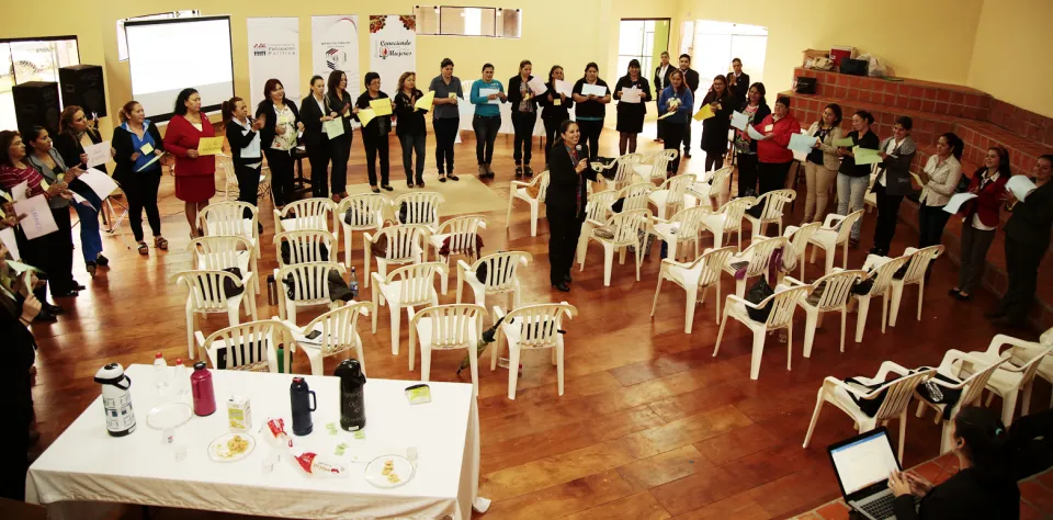 Participantes de taller aprenden sobre principios internacionales y mejores prácticas para fortalecer los derechos políticos de las mujeres y la igualdad de género (Crédito foto: Tribunal Superior de Justicia Electoral del Paraguay).