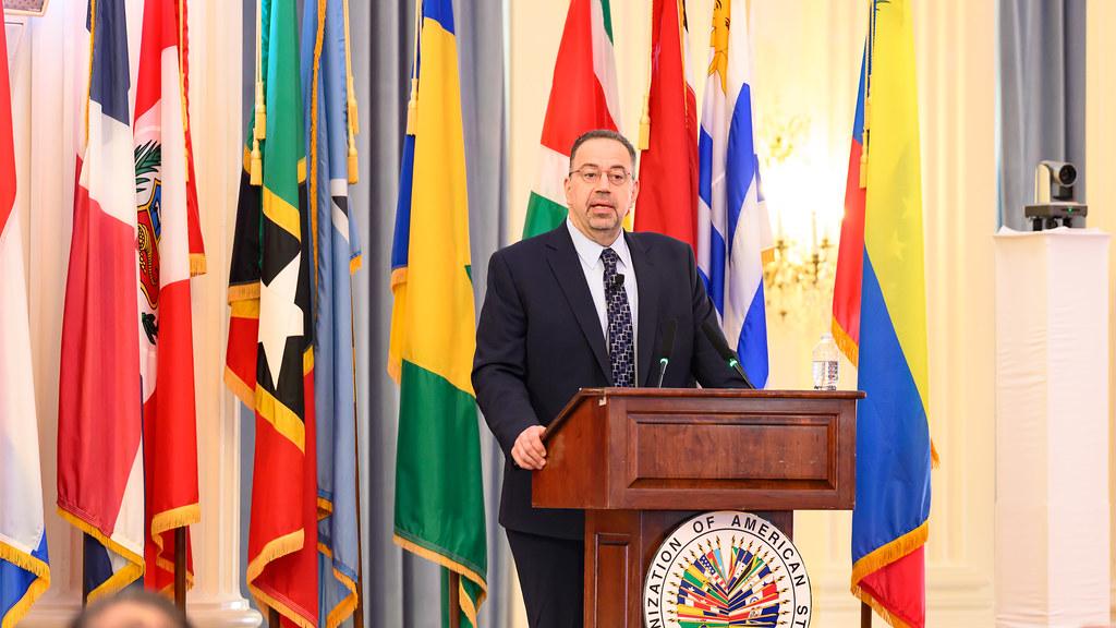 Nobel Laureate and MIT professor Daron Acemoglu delivered a keynote address at an event organized by International IDEA, the Embassy of Switzerland to the United States and the OAS in October 2025. Photo: Juan Manuel Herrera/OAS