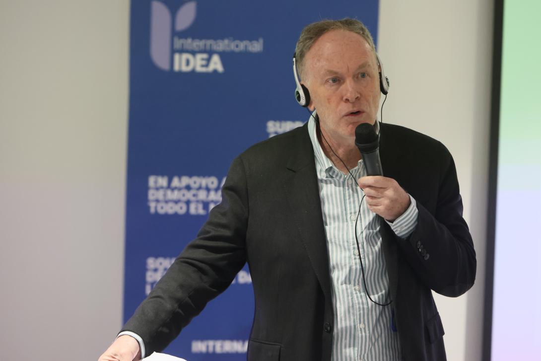 alistair-scrutton-delivers-presentation-during-communications-workshop