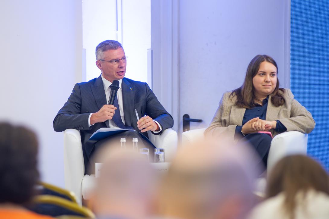vladyslav-kanevskyi-director-of-the-consular-service-department-ministry-of-foreign-affairs-of-ukraine-and-olha-snopok-analyst-of-the-civil-network-opora-during-the-panel-discussion