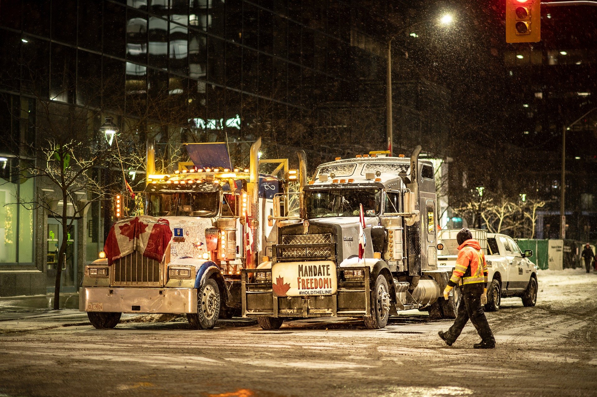 Image by Ana Krach, https://pixabay.com/photos/trucks-convoy-ottawa-winter-7000386/